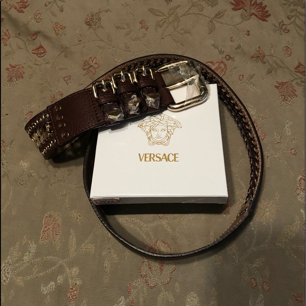 NIB VERSACE BELT 34 inches. 40 inch total length.